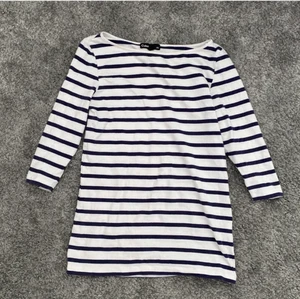 Randig tröja  - Randig tröja med trekvartsarmar. Stl XS skulle passa S också. Bra skick. Buda privat.