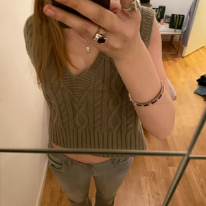 Zara väst - Jättefin väst från zara som passar till så mycket❤️‍🩹 Köptes för 400kr säljs inte längre💞 Säljer för 150