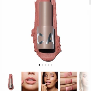 Caia  - Hej, säljer detta läppstiftet från Caia säljer det för 150kr inklusive frakt nypris 200kr ändast använd en gång skriv om ni vill köpa( säljer andra Caia grejer)❤️❤️❤️