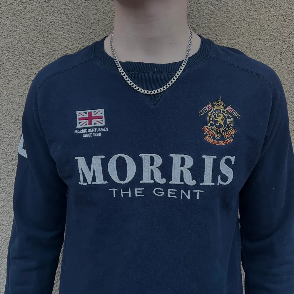 Säljer denna Morris tröja pga den är för liten. Den är annars i ett bra skick💗 nypris är 1,299 kronor. . Tröjor & Koftor.