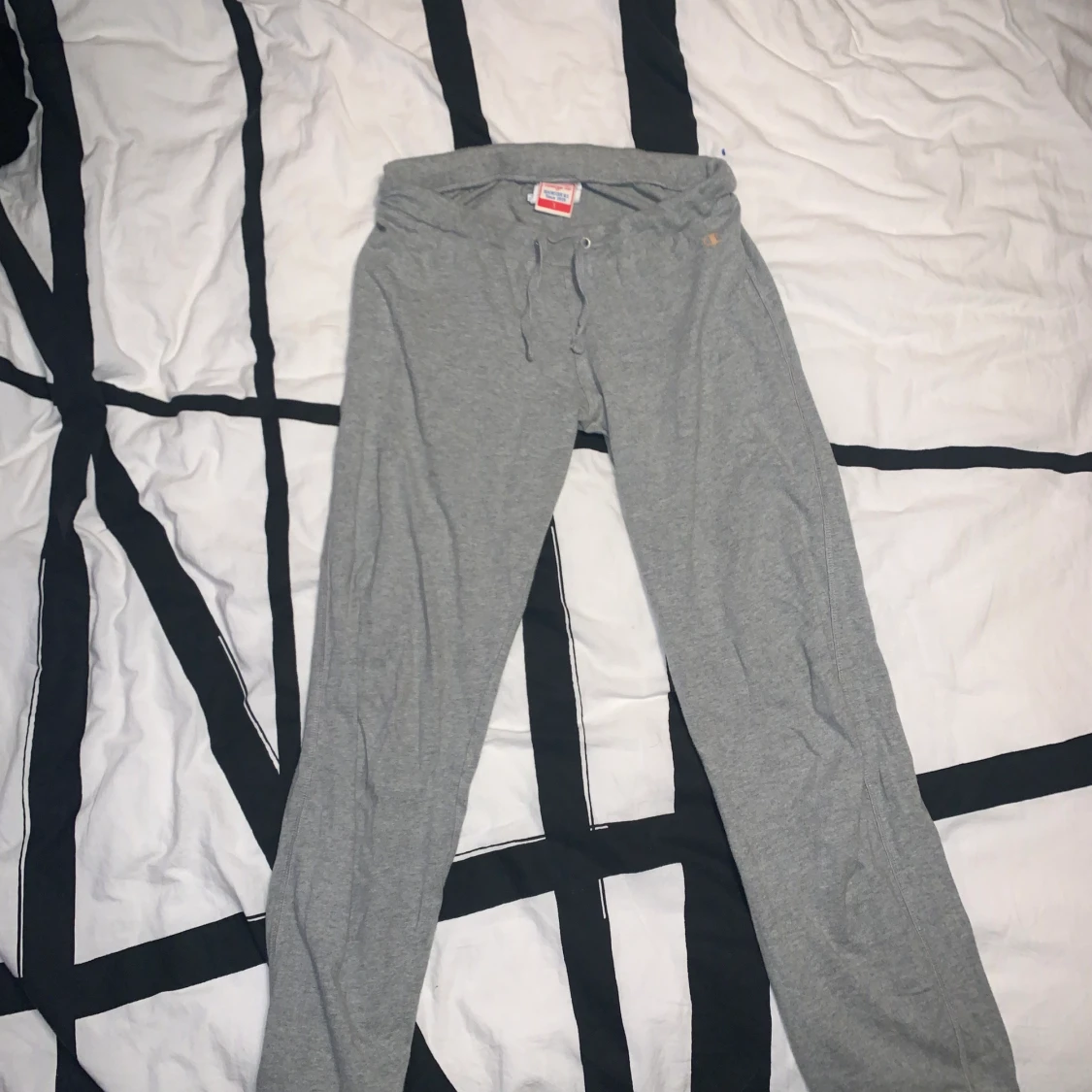 Gråa mjukisbyxor - 90