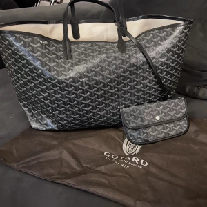 Goyard Shopper väska - Superfin väska som rymmer mycket 1500 eller bud  Priset talar för sig själv😎