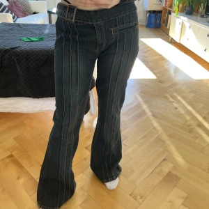 Najs jeans - Intressekoll,,   Älskar domhär jeansen men de är inte riktigt min stil så dom kommer aldrig till användning.