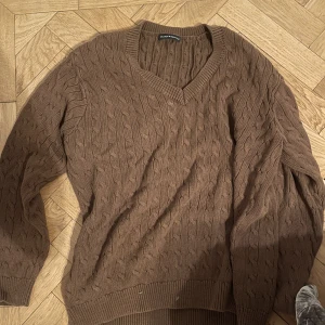 brandy melville  - en tröja från brandy melville som itne jag använder längre