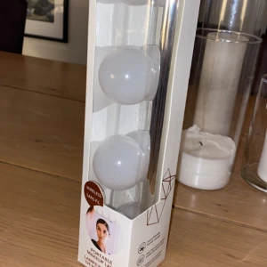 Sminklampa - Portabel sminklampa som är oanvänd i kartong. Nypris 669