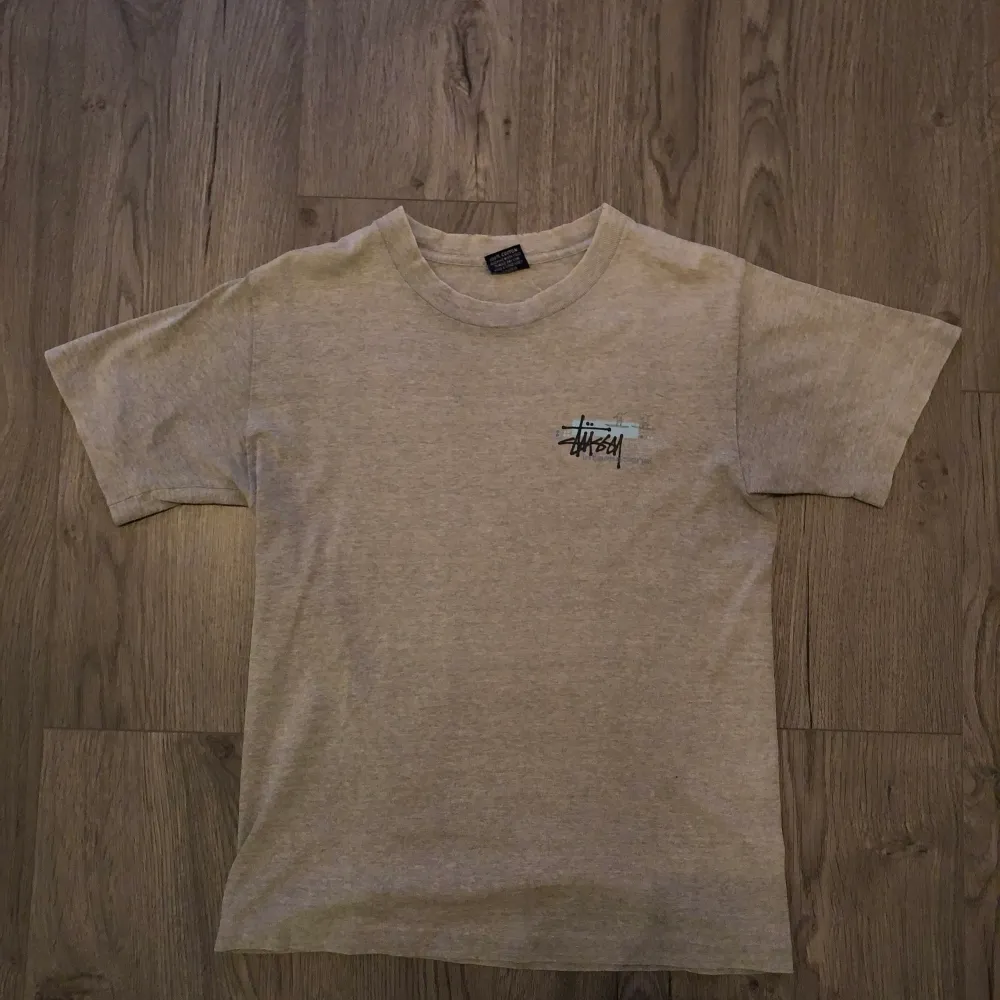 Vintage Stüssy T-shirt från 1996. Bra skick. Storlek Small. T-shirts.