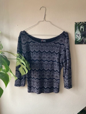 Glittrig topp!	 - Glittrig topp med mönster! 