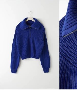 Blå stickad tröja - Jättefin blå stickad/virkad tröja. Jätteskön, sticks inte. Endast använd några gånger 