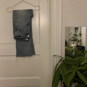 Jeans Gina🤍 - Jeans från Ginatricot, storlek 36. Använda men i gott skick. Kan mötas i Göteborg eller skicka, köparen står för frakt.