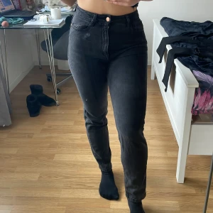 Black Zara Jeans - black straight leg Zara jeans 