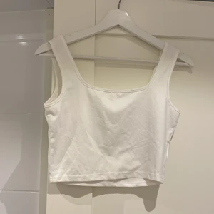 Vitt linne  - Kort linne som är använt ett fåtal gånger 