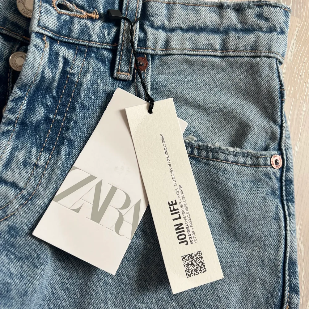 Aldrig använda zara jeans i storlek 34 som inte längre går att få tag på. . Jeans & Byxor.