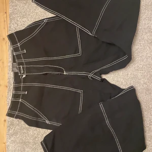 Snygga svarta jeans! - Snygga svarta jeans som passar till allt!