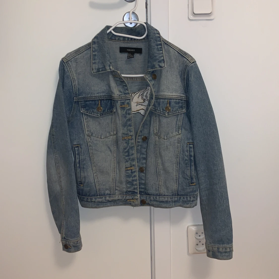 Jeanjacka med tigerbroderi i ryggen  - 90