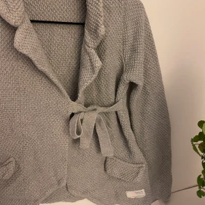 Odd Molly  - Säljer denna super fina koftan från Odd Molly 