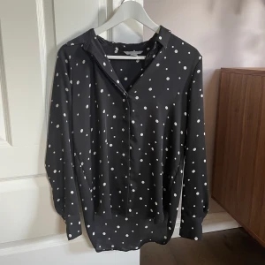 Prickig blus - Blus från HM i storlek 36🤍