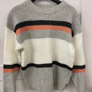 Stickad tjocktröja  - Aldrig använd stickad tjocktröja från Roxy