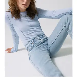 BYTER ENDAST!! har dessa jeans köpt på plick men behöver byta mot en storlek större så säker 27/32 så skriv till mej på snap nhansen902 eller skriv här. Har 26/32! I den fina färgen Summer blue.
