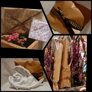 Presenter  - Första paketet: bed set, lakan,kudd överdrag.  Andra, tredje är samma paket: pärlor som är till  pärlplattor.  Tredje paketet: smink, eyeliner, naglack, hårsnodd, hårspänne,ögonbryns borste, pensel,  Om ni vill ha mer bilder så kan jag skicka det. 