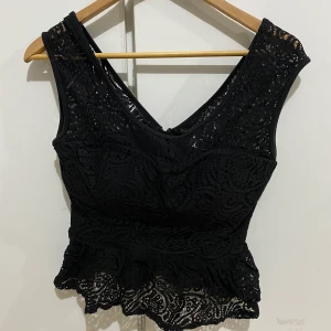 Topp  - Svart snygg topp☺️