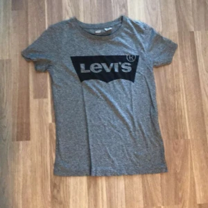 Levis 150 - Levis T-shirts 
