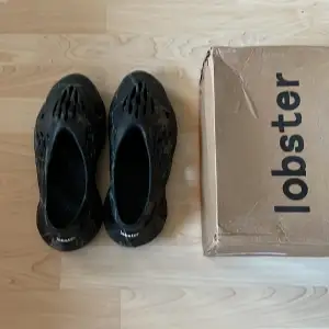 Imran potato yeezys ”lobster” i storlek 44,5 men passar också 43