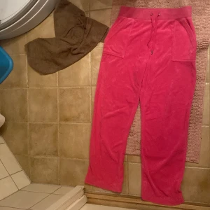 Storlek s - 700kr storlek S men lite uppsydda❤️skriv om ni är intresserade❤️