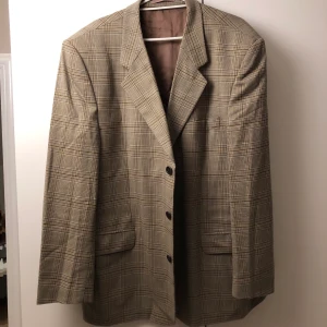 Rutig oversize kavaj - Kavaj jag tror skulle passa bra oversize på en L/Xl, i bra skick