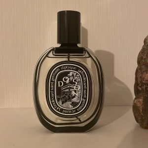 Do Son EDP Diptyque - Do Son Eau de Parfum av Diptyque. Köpte men var inte för mig, håller riktigt länge. Typ använt 5 gånger Max 