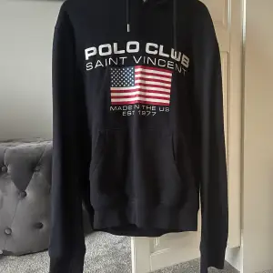 Polo Club hoodie i bra skick, hör av dig vid funderingar!