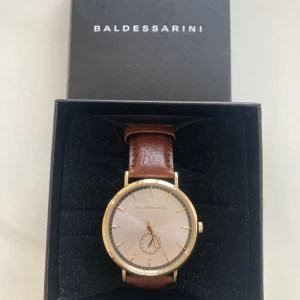 Oanvänd klocka - Oanvänd Baldessarini