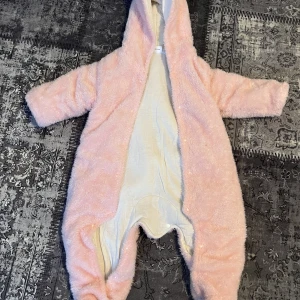 Mysig overall  - Använd 3-4 gånger 