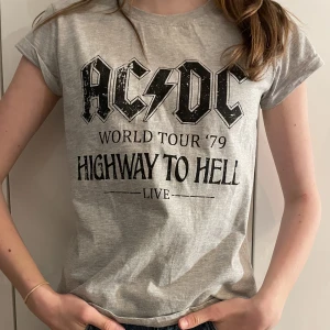 T-shirt - T-shirt från ullared. 