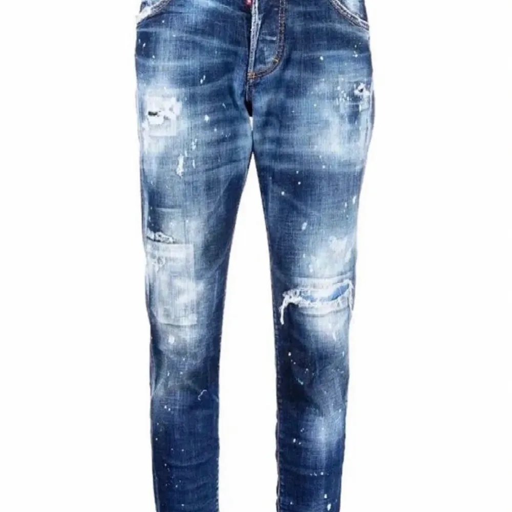 Dem är äkta och säljer för att dem ej passar längre. Dem är i bra skick . Jeans & Byxor.