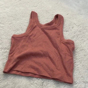 croptop - fin rosa croptop, aldrig använd 