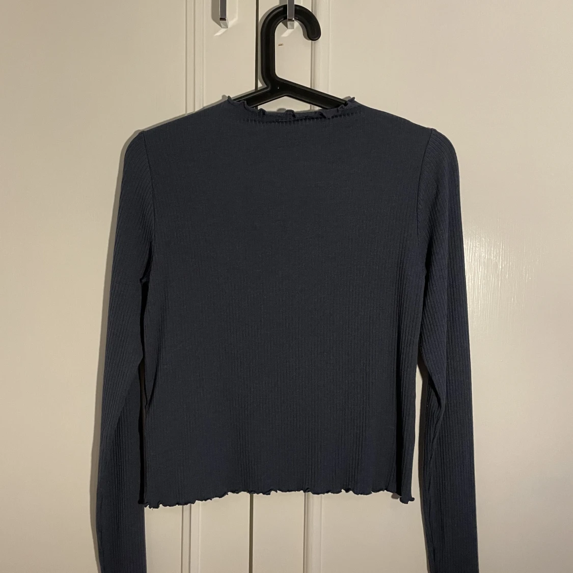 Mörkblå tröja - 90