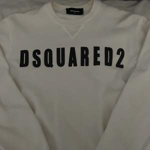 Säljer nu min Dsquared2 sweatshirt. Använd ett par fåtal gånger så skulle säga att den är som ny. Nypris: 3500 Priset går att diskutera