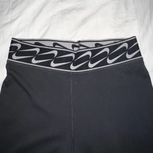 Nike tights - Säljer Nike tights 