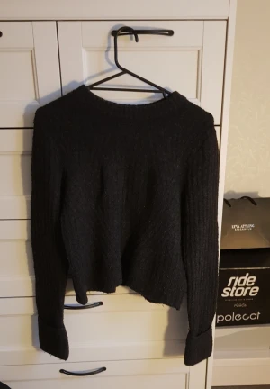 Stickad tröja  - Inga defekter