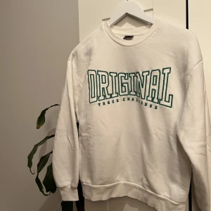 Sweatshirt - Sweatshirt, använd 2 ggr men har för många :(