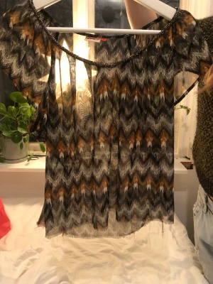 Topp - Skit snygg topp i ett coolt mönster💗