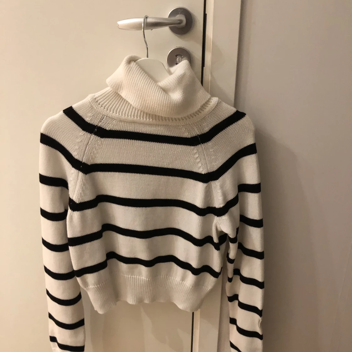 Randig stickad tröja