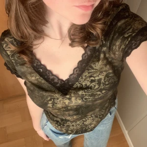 topp - Supersöt topp köpt second hand ⭐️