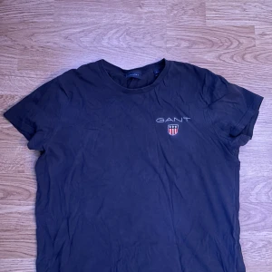 Gant  - Tshirt av märket Gant. I fint skick. Storlek S