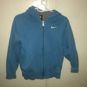 Nike hoodie  - Storlek m men väldigt liten