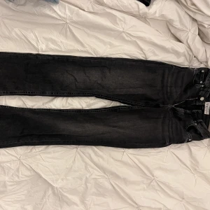 Jeans - Jeans från zara i storlek 23 men passar även 36