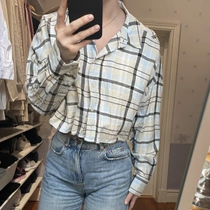 Monki skjorta - Typ ny