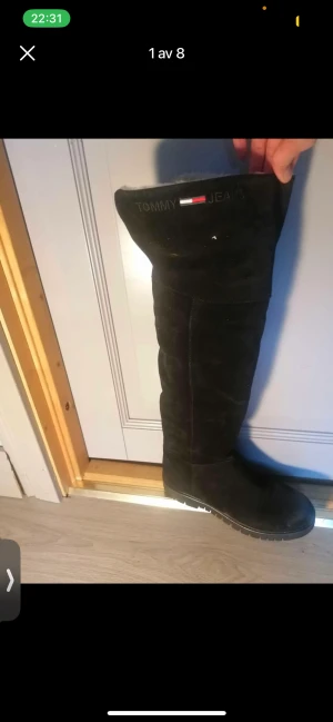 Snygga boots Tommy hilfinger  - Märkes booz äkta höga varma stolek 39 använda 1 gång. Pris kan diskuteras till lägre pris tveka inte 400-500