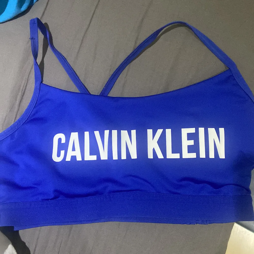  äkta Clavin klein Sport bra! Very comfortable and good material😊💙 Price can be discussed:). Toppar.