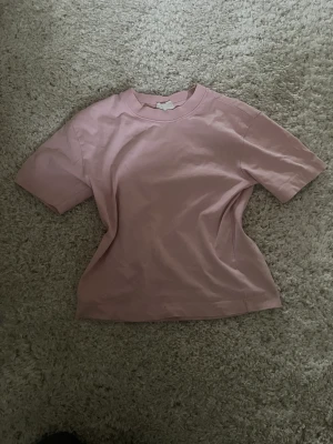 Rosa t-shirt - Rosa, t-shirts, basic, nyskick, XXS, jag använder den inte, ginatricot